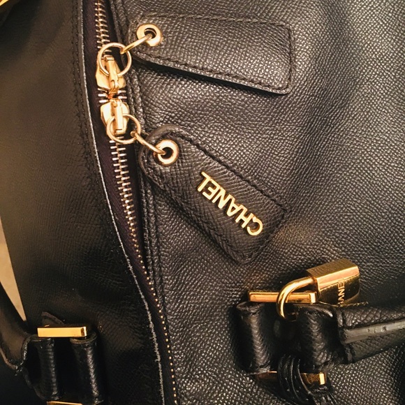 CHANEL XXL 100% AUTH leather Boston travel/gym bag - Picture 14 of 14